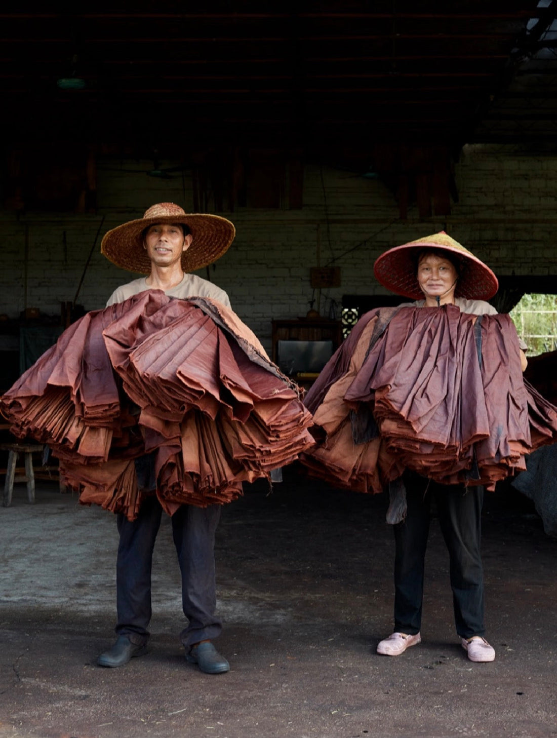 5 AM in Shunde: The Hands That Turn Mud Into Gold