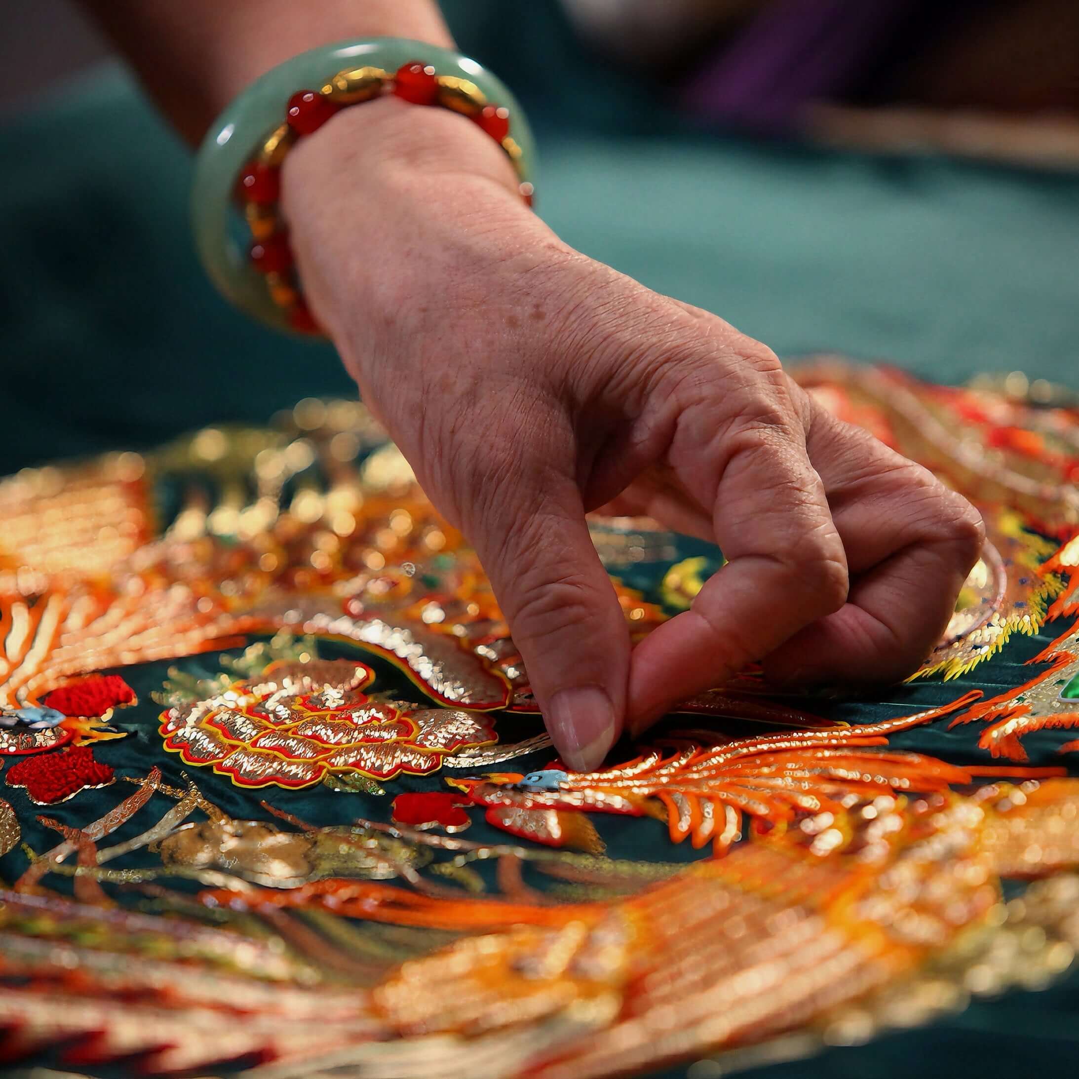 CloudGauze Xiangyunsha Silk Clothing | HAND-EMBROIDERY 