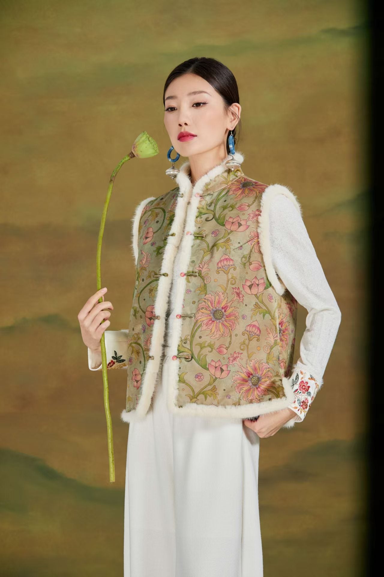 荷 · LOTUS