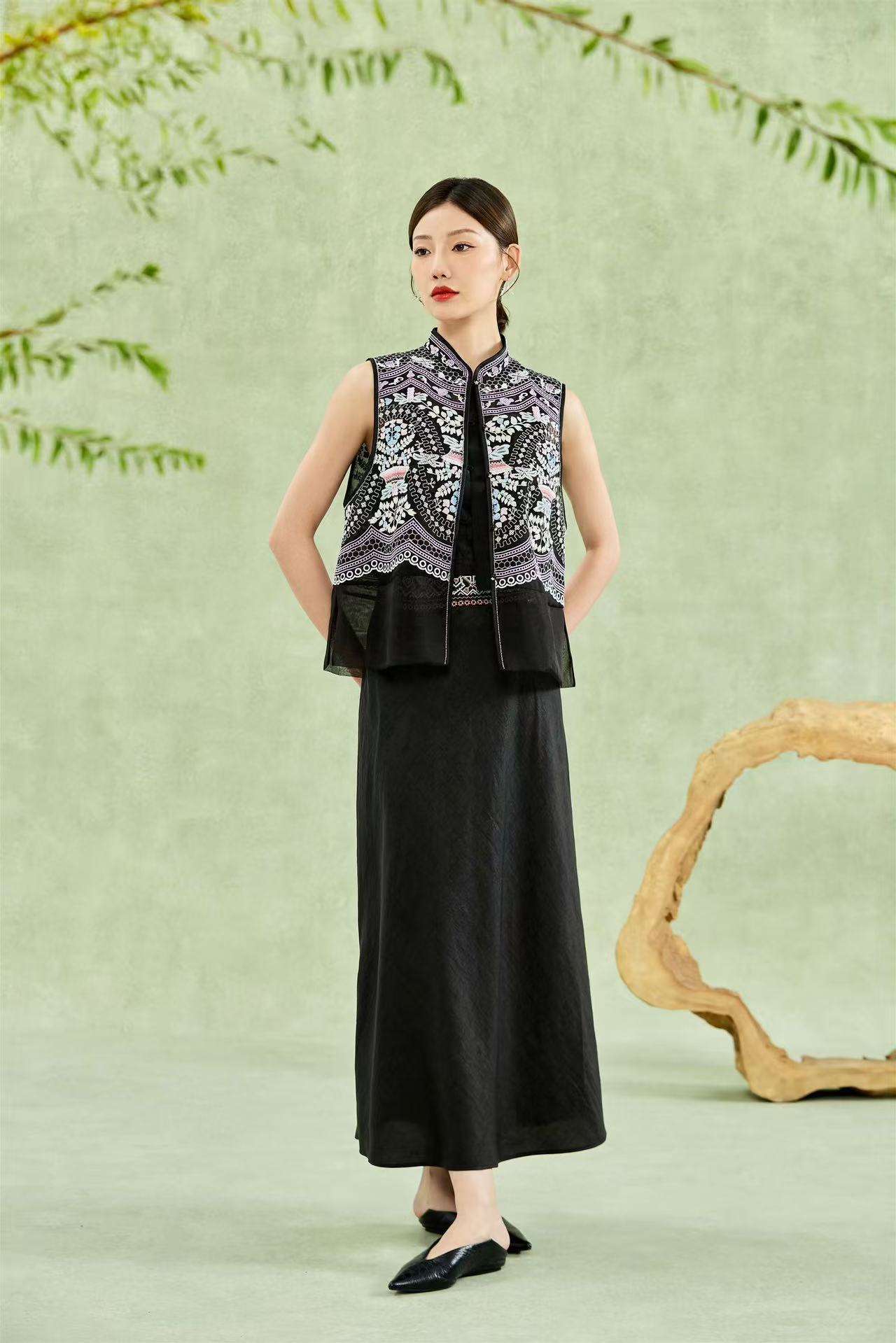 绣 · BROCADE