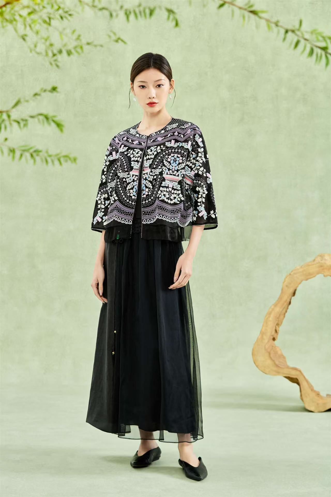 绣 · BROCADE